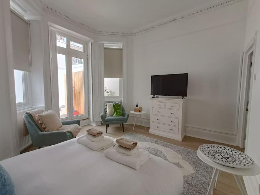 Charming And Cosy 1 Bed With Terrace In Prime South Kensington Location * Londra